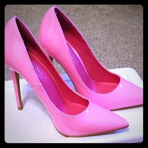 pointy toe pumps